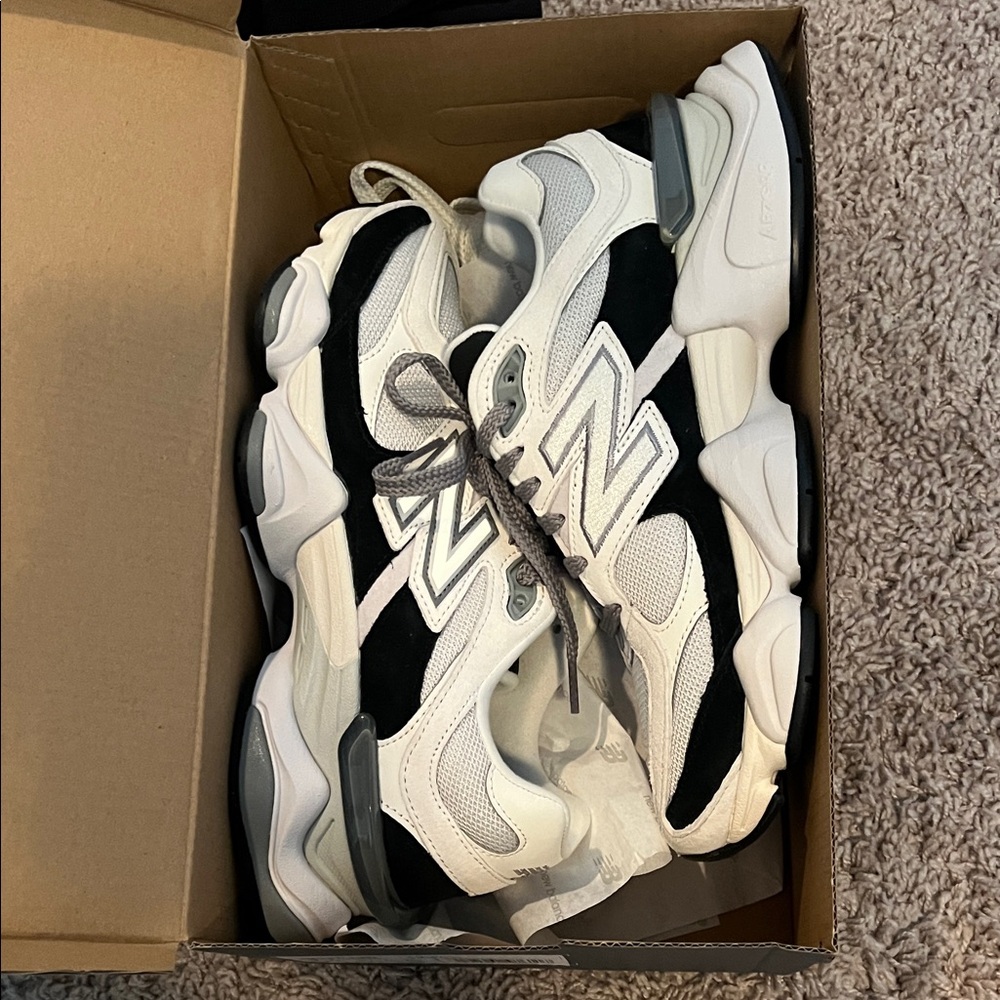 Woman’s New Balance 9060 size 9